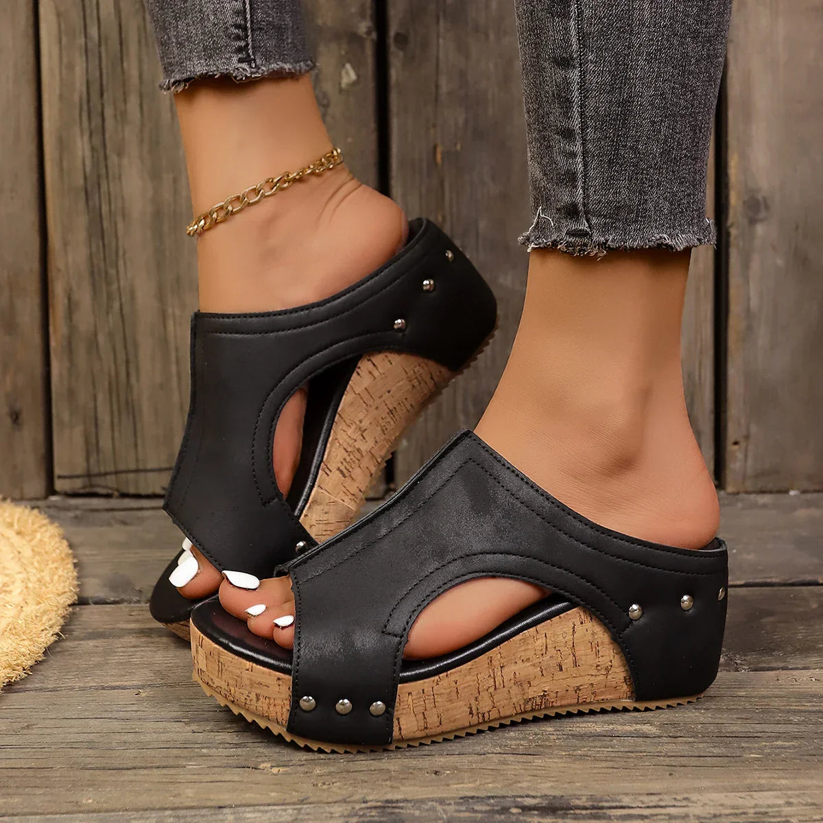 Lumi Stud Wedge Sandal | Women's Sandals